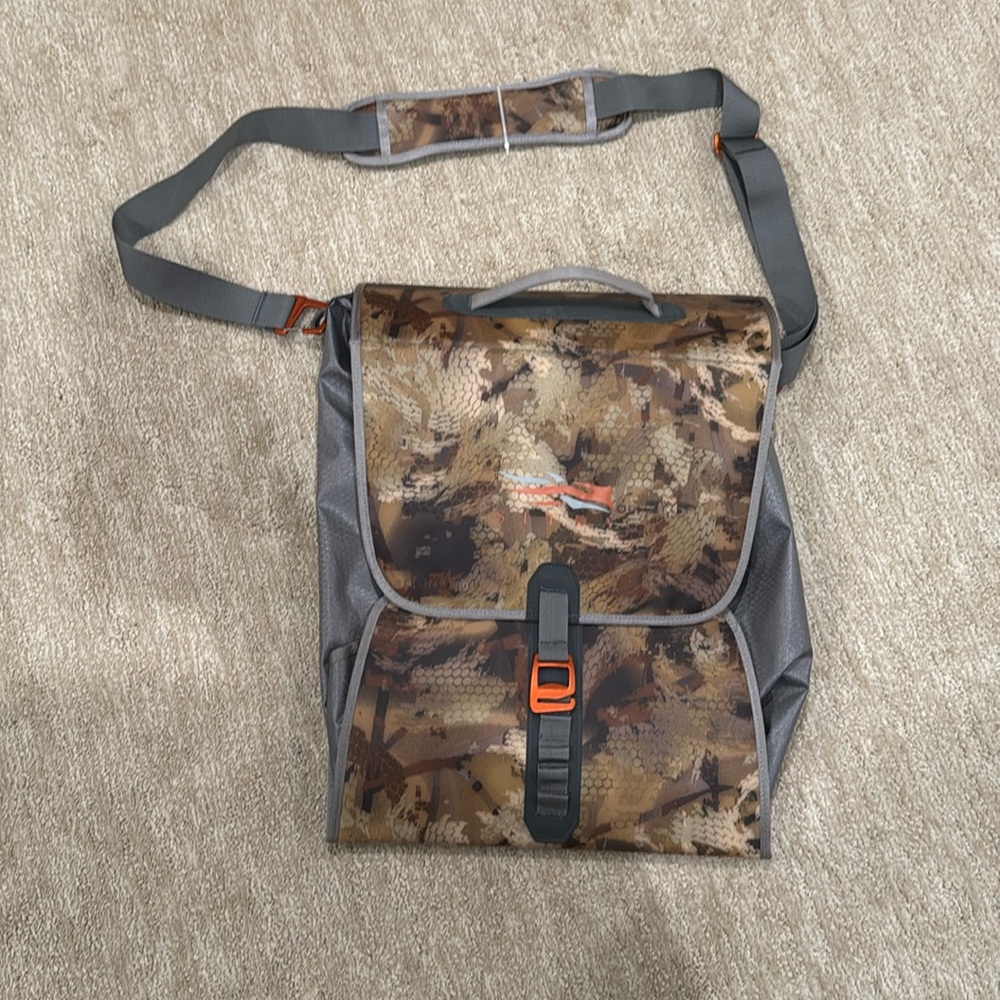 Sitka Gear Wader Bag, Optifade Waterfowl Marsh